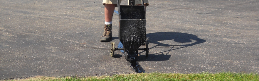 lansing_hot_rubber_crackfilling_LG